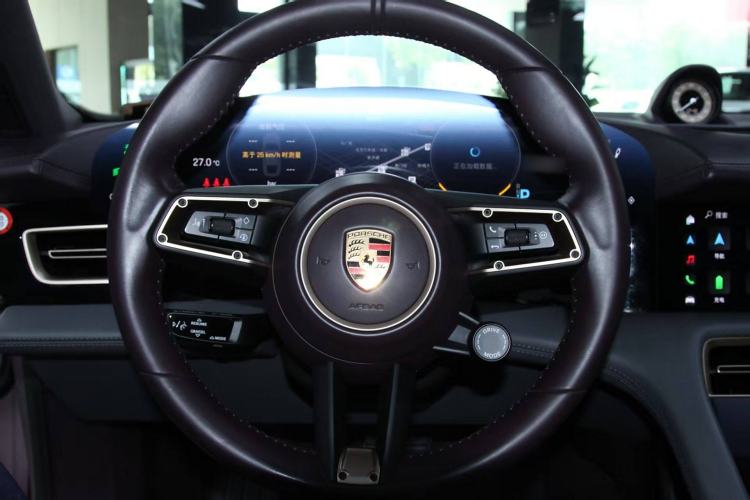Used Porsche Taycan 2022-Year Updated Taycan Interior 2