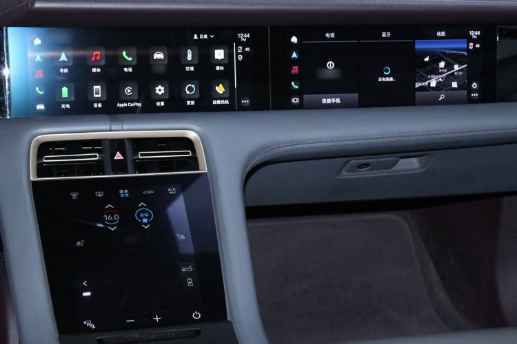 Used Porsche Taycan 2022-Year Updated Taycan Interior 4