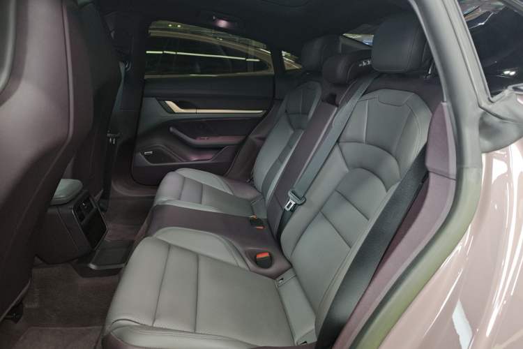 Used Porsche Taycan 2022-Year Updated Taycan Interior 4