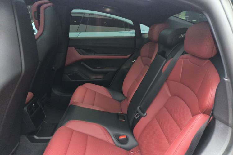 Used Porsche Taycan 2022-Year Updated Taycan Interior 4