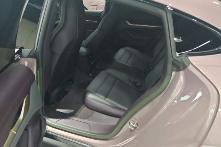 Used Porsche Taycan 2022-Year Updated Taycan Interior 4