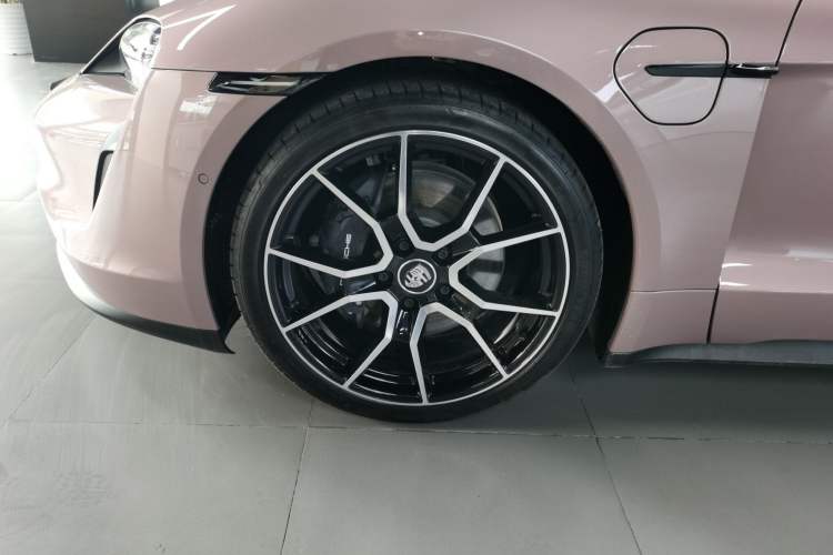 Used Porsche Taycan 2022 Taycan Left Front Wheel Hub