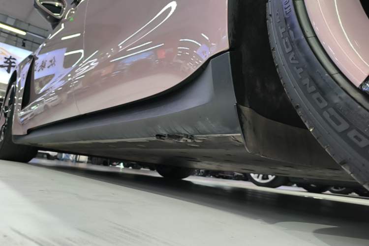 Used Porsche Taycan 2022-Year Updated Taycan Left Side Sill