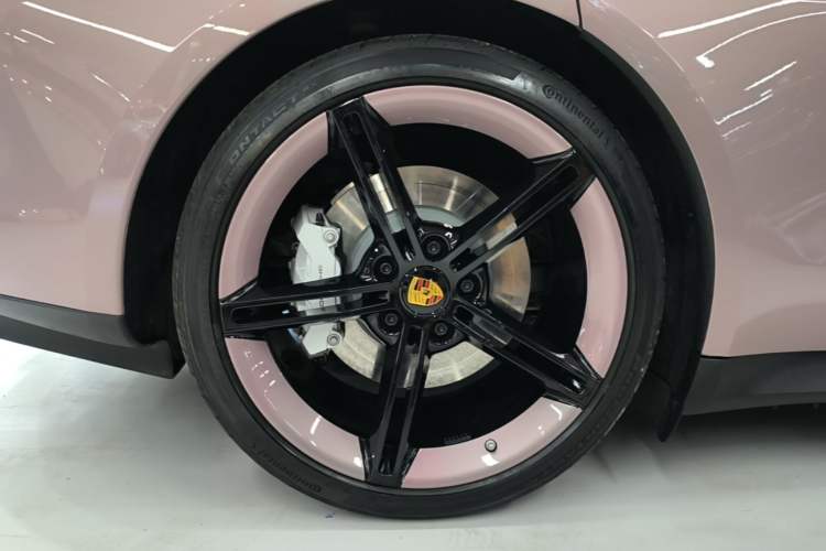 Used Porsche Taycan 2022-Year Updated Taycan Right Rear Wheel Hub