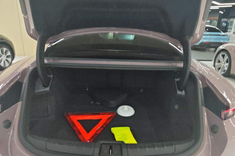 Used Porsche Taycan 2022-Year Updated Taycan Trunk