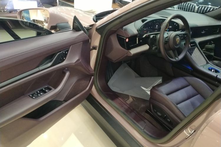 Used Porsche Taycan 2022-Year Updated Taycan Driver Seat
