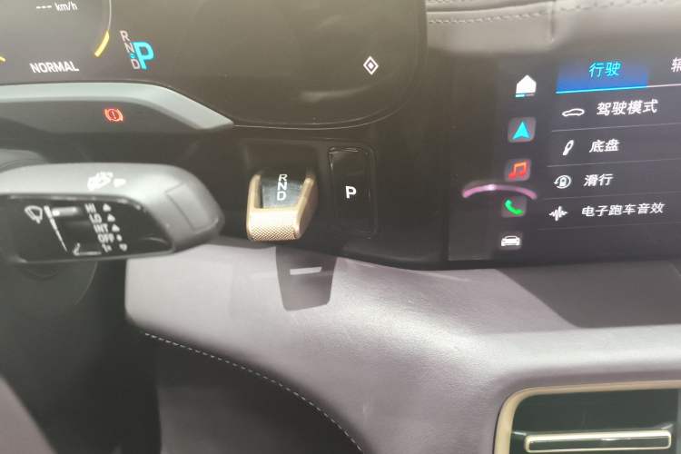 Used Porsche Taycan 2022-Year Updated Taycan Gear Lever