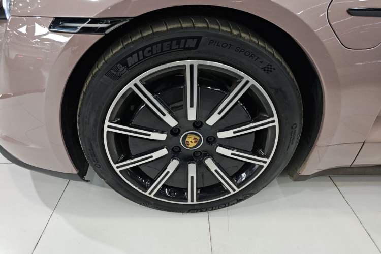 Used Porsche Taycan 2022 Taycan Left Front Wheel Hub
