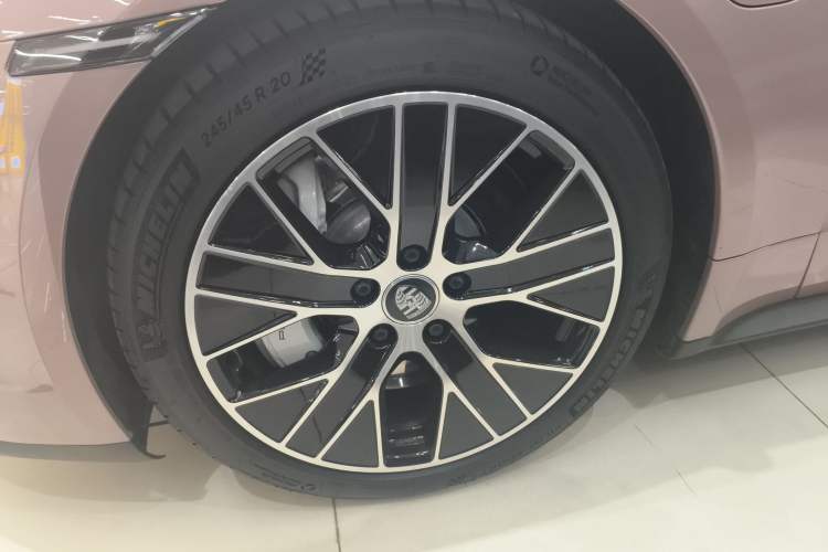 Used Porsche Taycan 2022-Year Updated Taycan Left Front Wheel Hub
