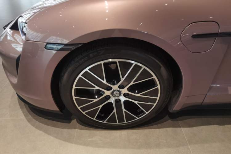 Used Porsche Taycan 2022 Taycan Left Front Wheel Hub