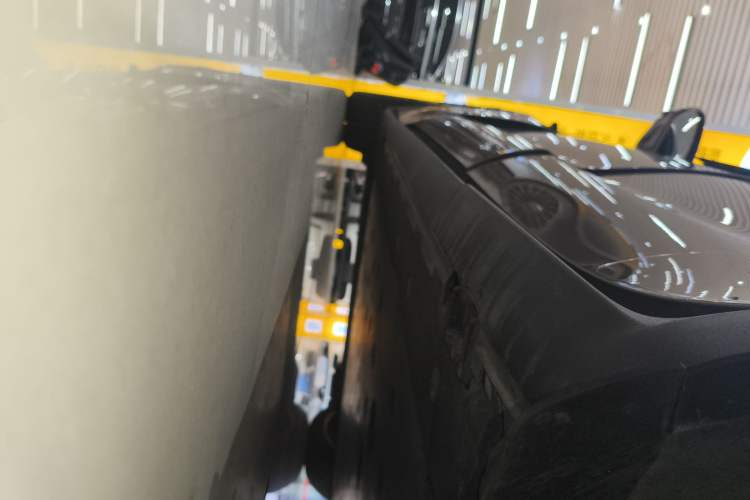 Used Porsche Taycan 2022-Year Updated Taycan Left Side Sill