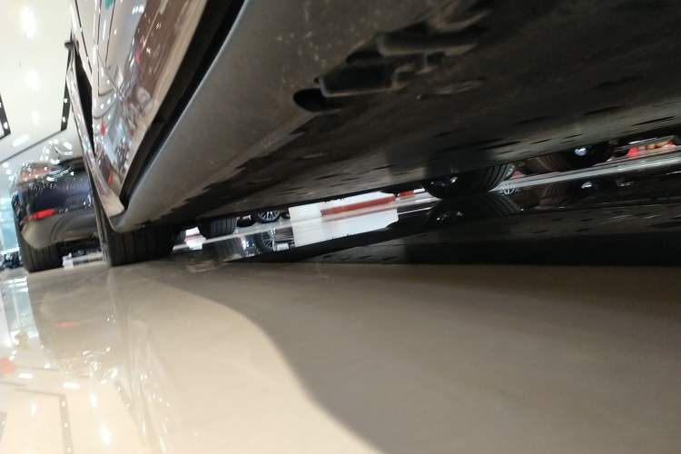 Used Porsche Taycan 2022-Year Updated Taycan Left Side Sill