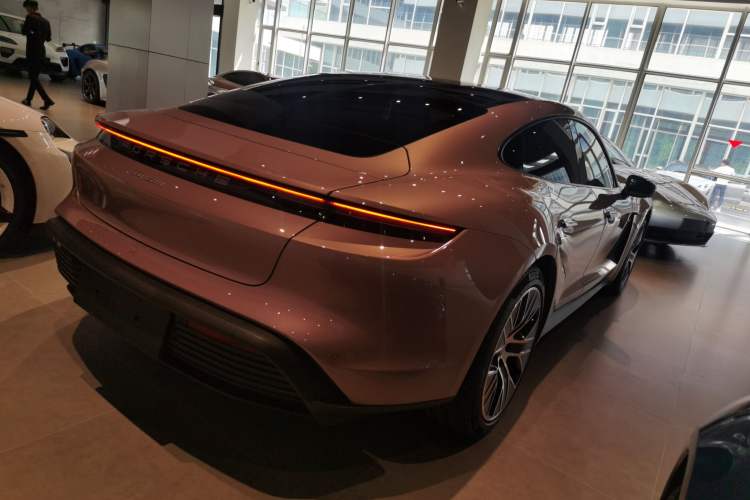 Used Porsche Taycan 2022 Taycan Rear Right 45 Deg