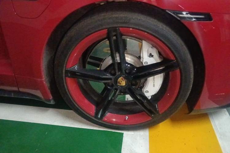 Used Porsche Taycan 2022-Year Updated Taycan Right Front Wheel Hub