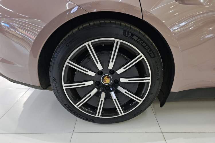 Used Porsche Taycan 2022 Taycan Right Rear Wheel Hub