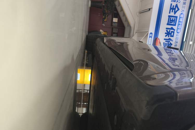 Used Porsche Taycan 2022-Year Updated Taycan Right Side Sill