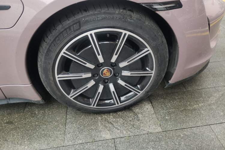 Used Porsche Taycan 2022 Taycan Right Front Wheel Hub