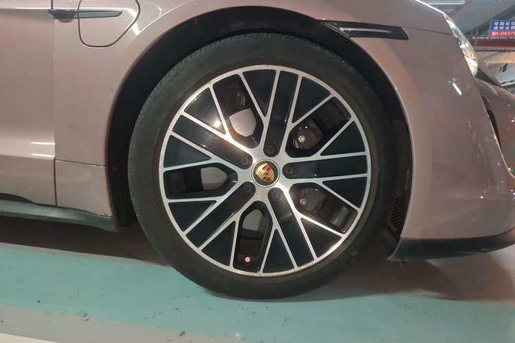 Used Porsche Taycan 2022-Year Updated Taycan Right Front Wheel Hub