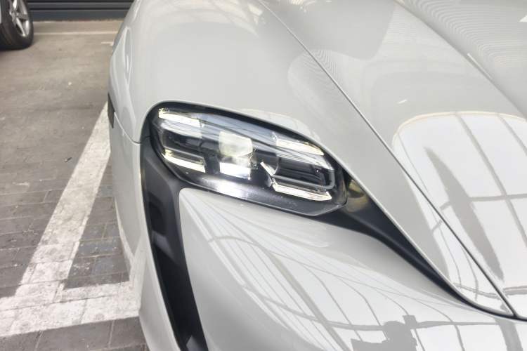 Used Porsche Taycan 2022-Year Updated Taycan Exterior 6