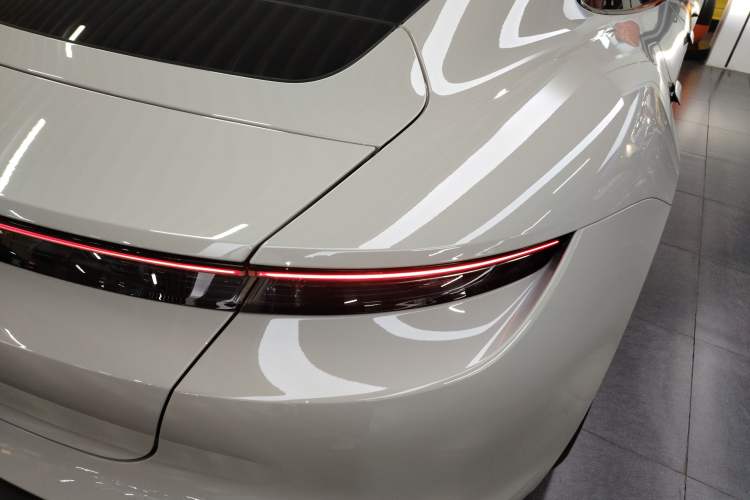 Used Porsche Taycan 2022-Year Updated Taycan Exterior 6