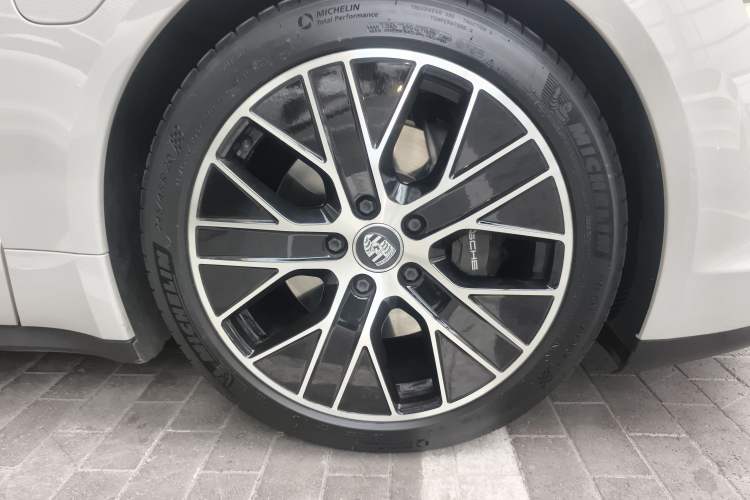 Used Porsche Taycan 2022-Year Updated Taycan Exterior 7