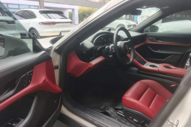 Used Porsche Taycan 2022-Year Updated Taycan Interior 3