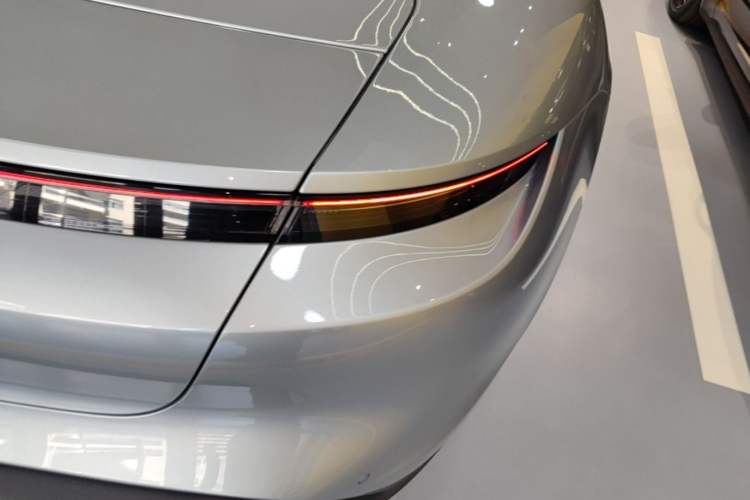Used Porsche Taycan 2022-Year Updated Taycan Right Rear Taillight