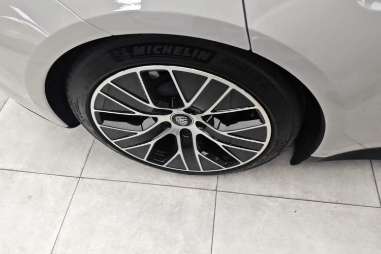 Used Porsche Taycan 2022-Year Updated Taycan Right Rear Wheel Hub
