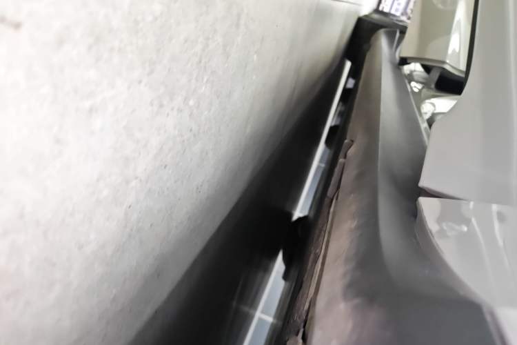 Used Porsche Taycan 2022-Year Updated Taycan Right Side Sill
