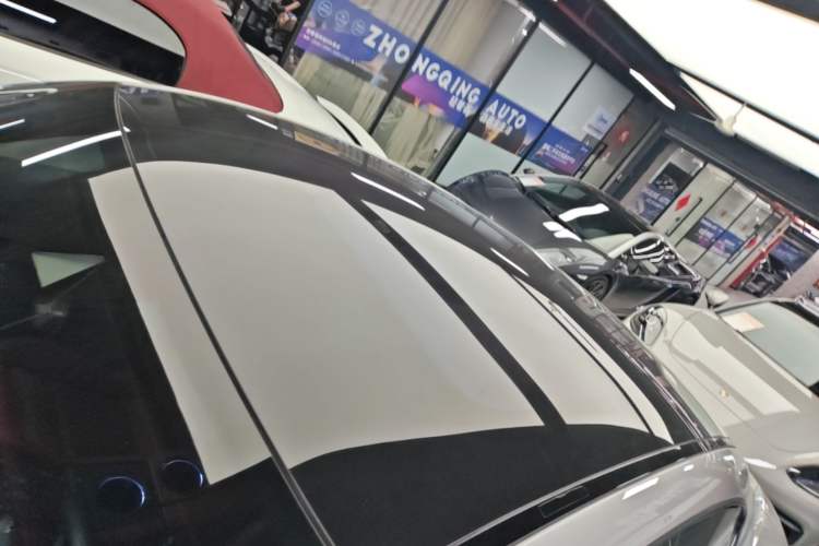 Used Porsche Taycan 2022-Year Updated Taycan Roof