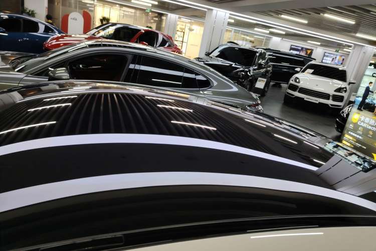 Used Porsche Taycan 2022-Year Updated Taycan Roof