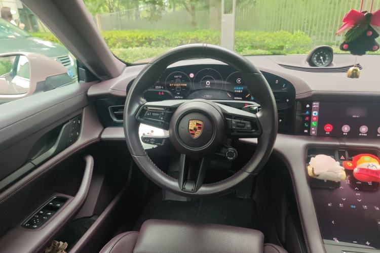 Used Porsche Taycan 2022-Year Updated Taycan Steering Wheel