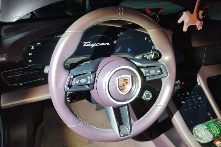 Used Porsche Taycan 2022-Year Updated Taycan Steering Wheel