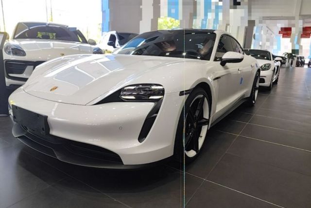 Used Porsche Taycan 2022-Year Updated Taycan