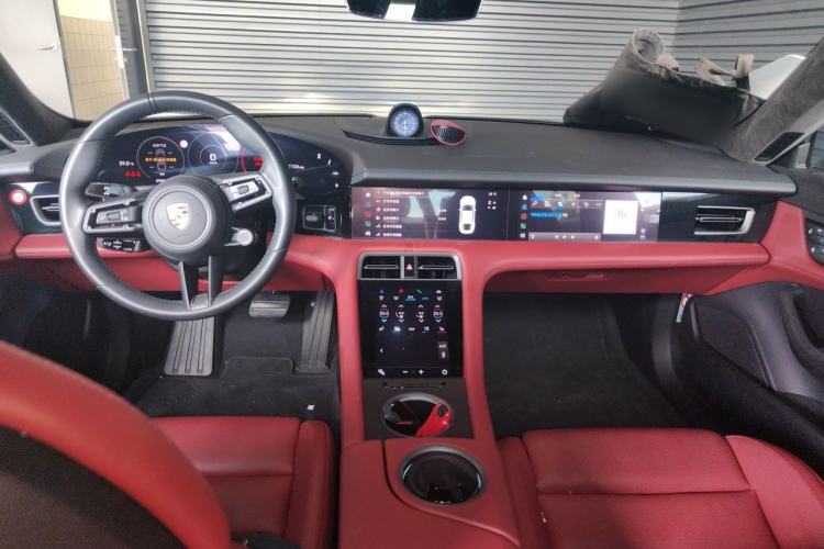 Used Porsche Taycan 2022-Year Updated Taycan Center Console