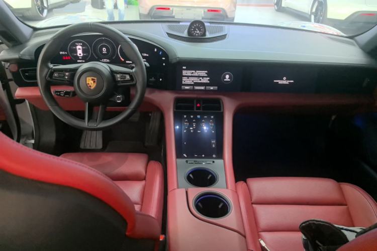 Used Porsche Taycan 2022-Year Updated Taycan Center Console
