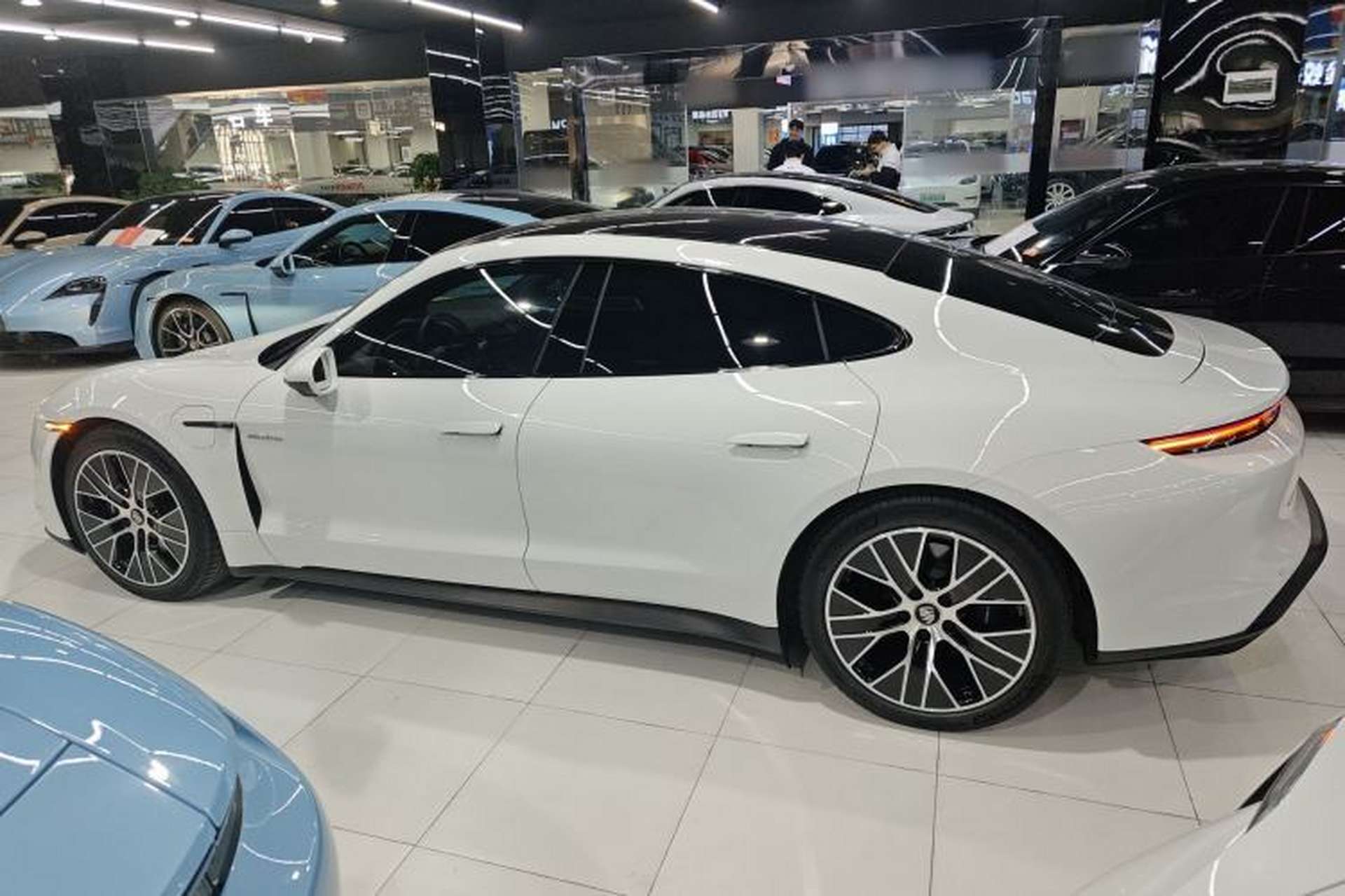 Used Porsche Taycan 2022 Taycan Exterior 3