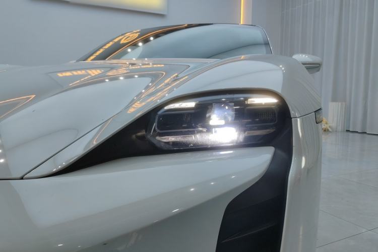 Used Porsche Taycan 2022-Year Updated Taycan Exterior 6