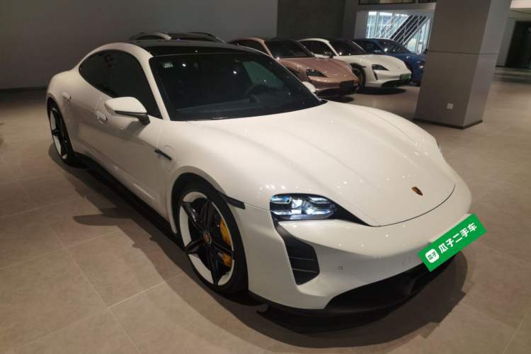Used Porsche Taycan 2022 Taycan GTS Front Right 45 Deg