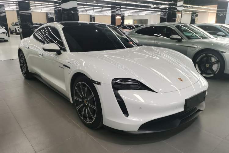 Used Porsche Taycan 2022 Taycan Front Right 45 Deg