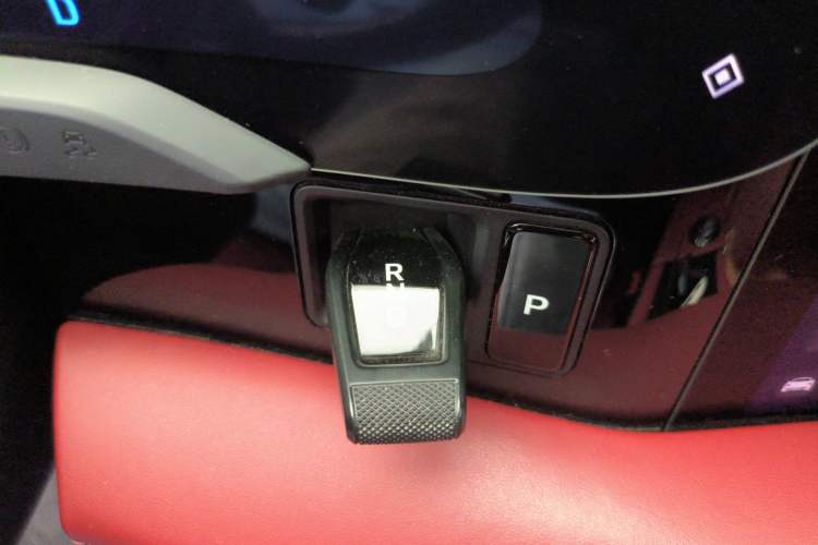Used Porsche Taycan 2022-Year Updated Taycan Gear Lever