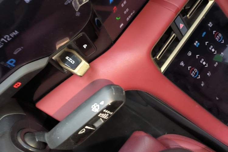 Used Porsche Taycan 2022-Year Updated Taycan Gear Lever