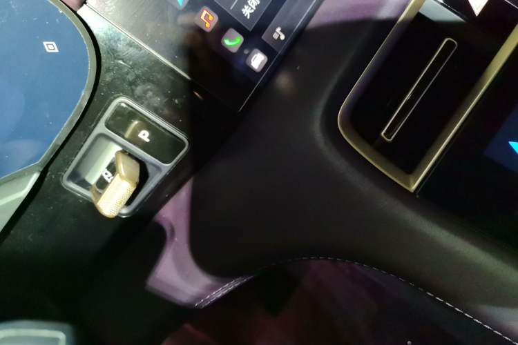 Used Porsche Taycan 2022-Year Updated Taycan Gear Lever