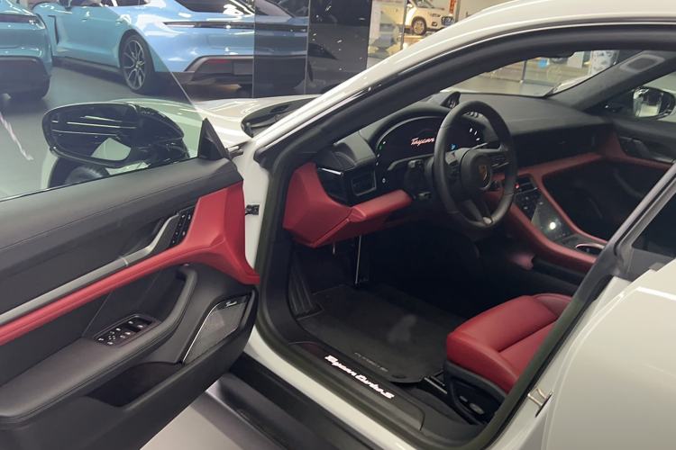 Used Porsche Taycan 2022-Year Restyled Taycan Turbo S Interior 2