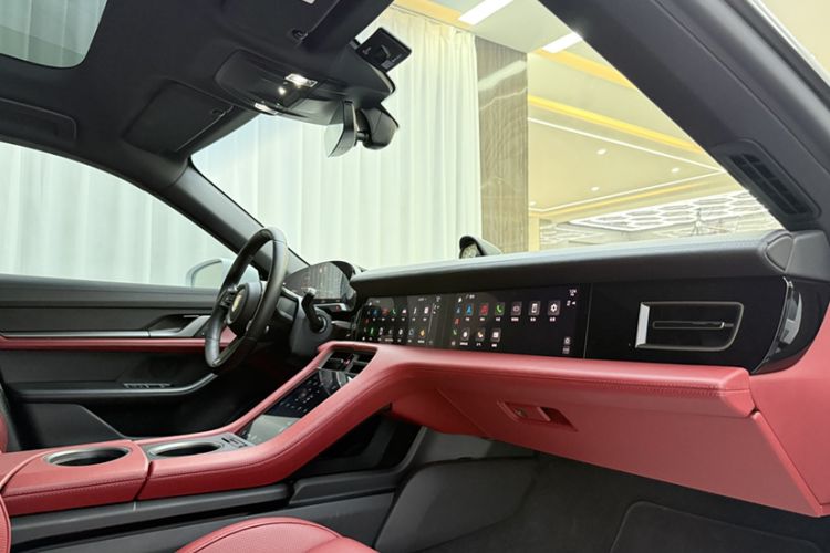 Used Porsche Taycan 2022 Taycan 4 Cross Turismo Interior 4