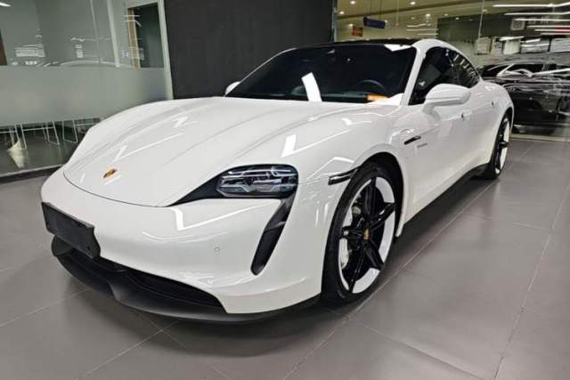 Używany Porsche Taycan 2022-Year Updated Taycan