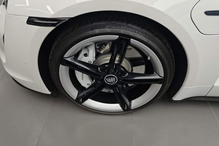 Used Porsche Taycan 2022 Taycan Left Front Wheel Hub