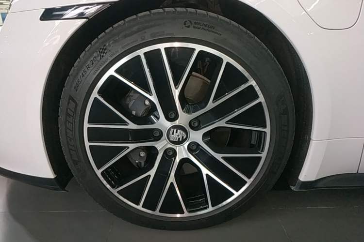 Used Porsche Taycan 2022-Year Updated Taycan Left Front Wheel Hub