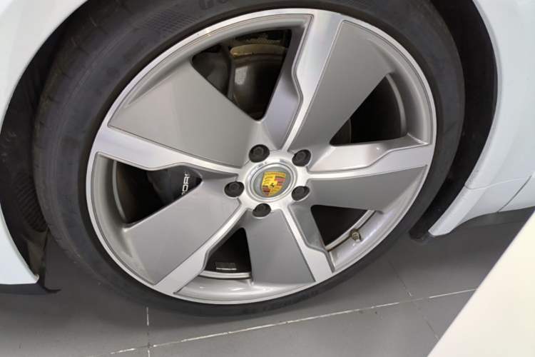 Used Porsche Taycan 2022-Year Updated Taycan Left Front Wheel Hub