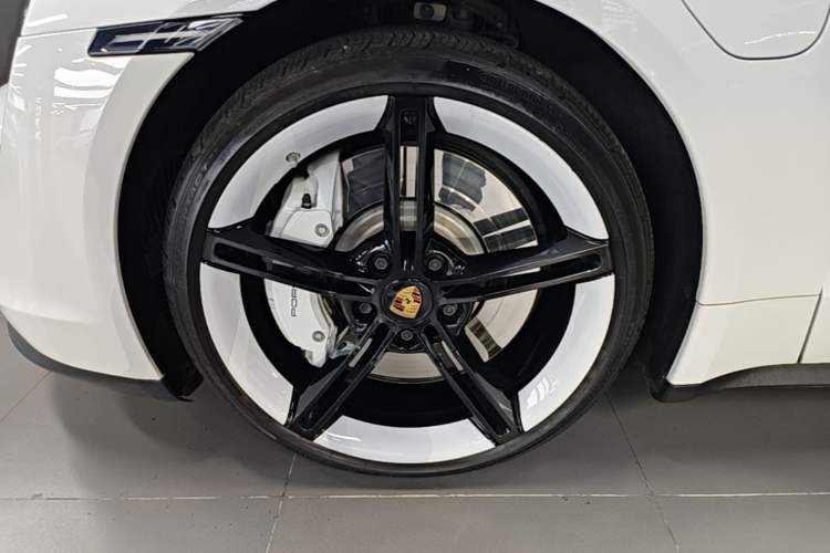 Used Porsche Taycan 2022-Year Updated Taycan Left Front Wheel Hub